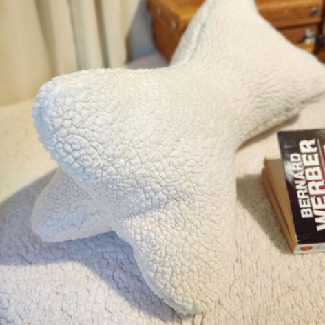 coussin os de lecture fausse fourrure sherpa moumoute