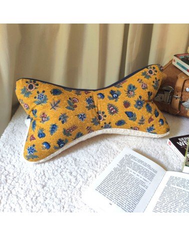 Coussin os de lecture coton fleuri, fausse fourrure et lin bleu