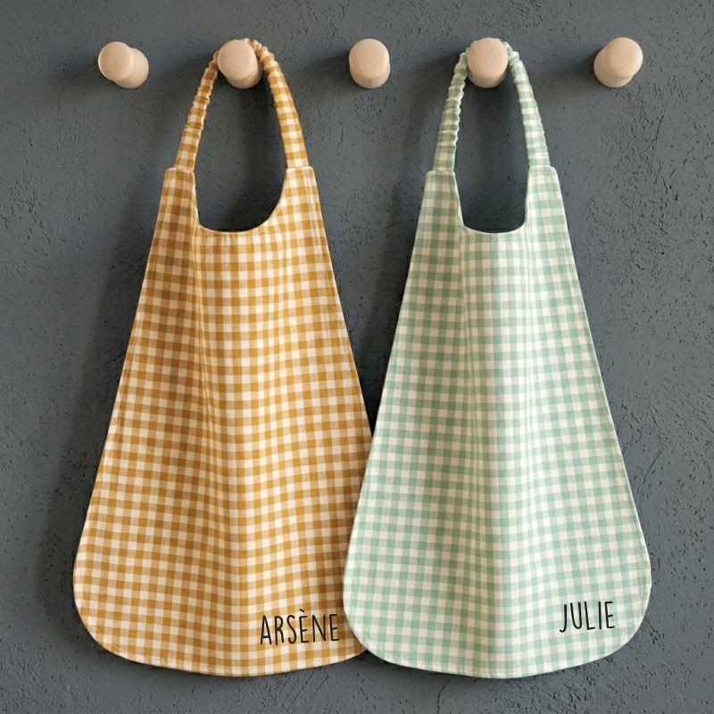 bavoir cantine maternelle élastique vichy