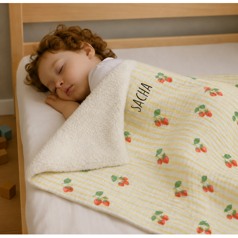 couverture enfant maternelle, couverture sieste personnalisée - fraises