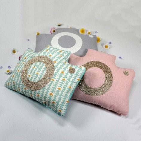 Coussin chambre fille, appareil photo rose