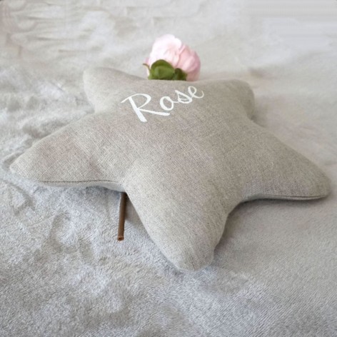 Coussin étoile personnalisé en lin naturel