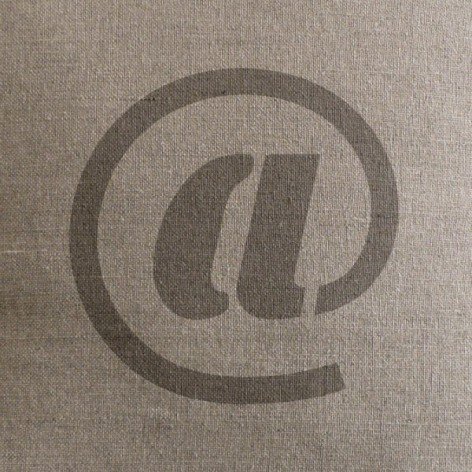 coussin lin motif arrobase 40x40 cm