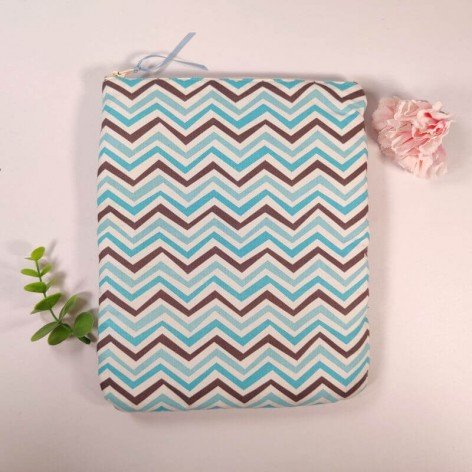 pochette molletonnée chevrons