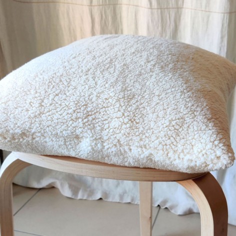 coussin fait main en fausse fourrure sherpa écrue