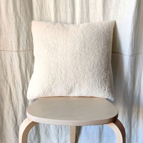 coussin fait main en fausse fourrure sherpa écrue
