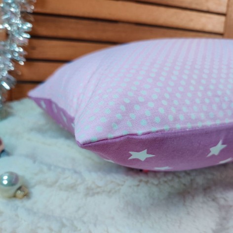 coussin biface en coton étoilé et coton à pois couleur mauve