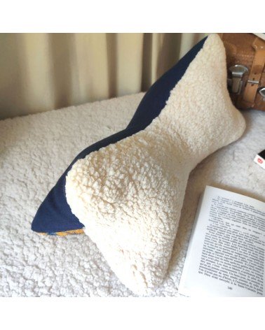 Coussin os de lecture coton fleuri, fausse fourrure et lin bleu