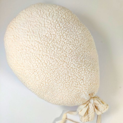 Coussin ballon mural en moumoute