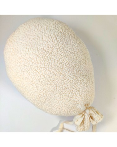 Coussin ballon mural en moumoute